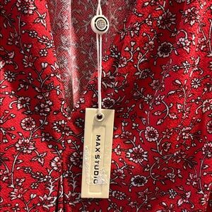 NWT Max Studio Red and White Floral Sleeveless Blouse